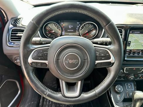 Used 2019 Jeep Compass Latitude AWD/4WD image 32