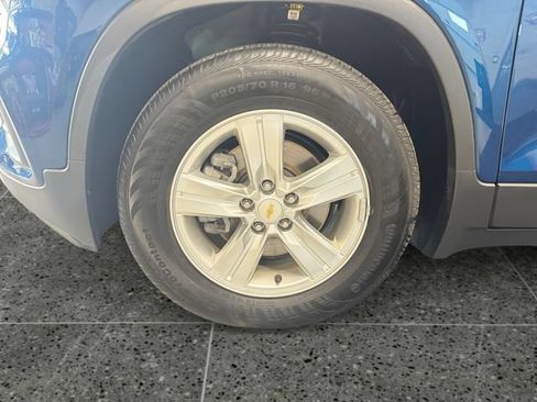 Used 2020 Chevrolet Trax LT w/ LT Convenience Package FWD image 24