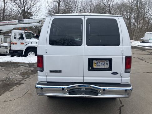Used 2008 Ford E-350 and Econoline 350 Super Duty image 3