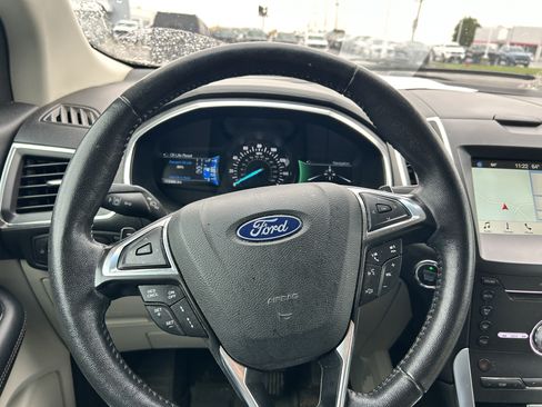 Used 2018 Ford Edge Titanium w/ Ford Safe & Smart Package AWD/4WD image 16