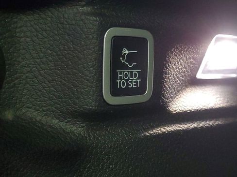 Used 2022 Jeep Grand Cherokee L Limited image 13