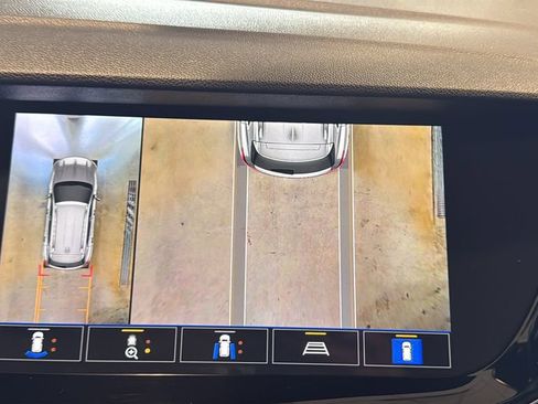 Used 2023 Buick Envision Avenir AWD/4WD image 42
