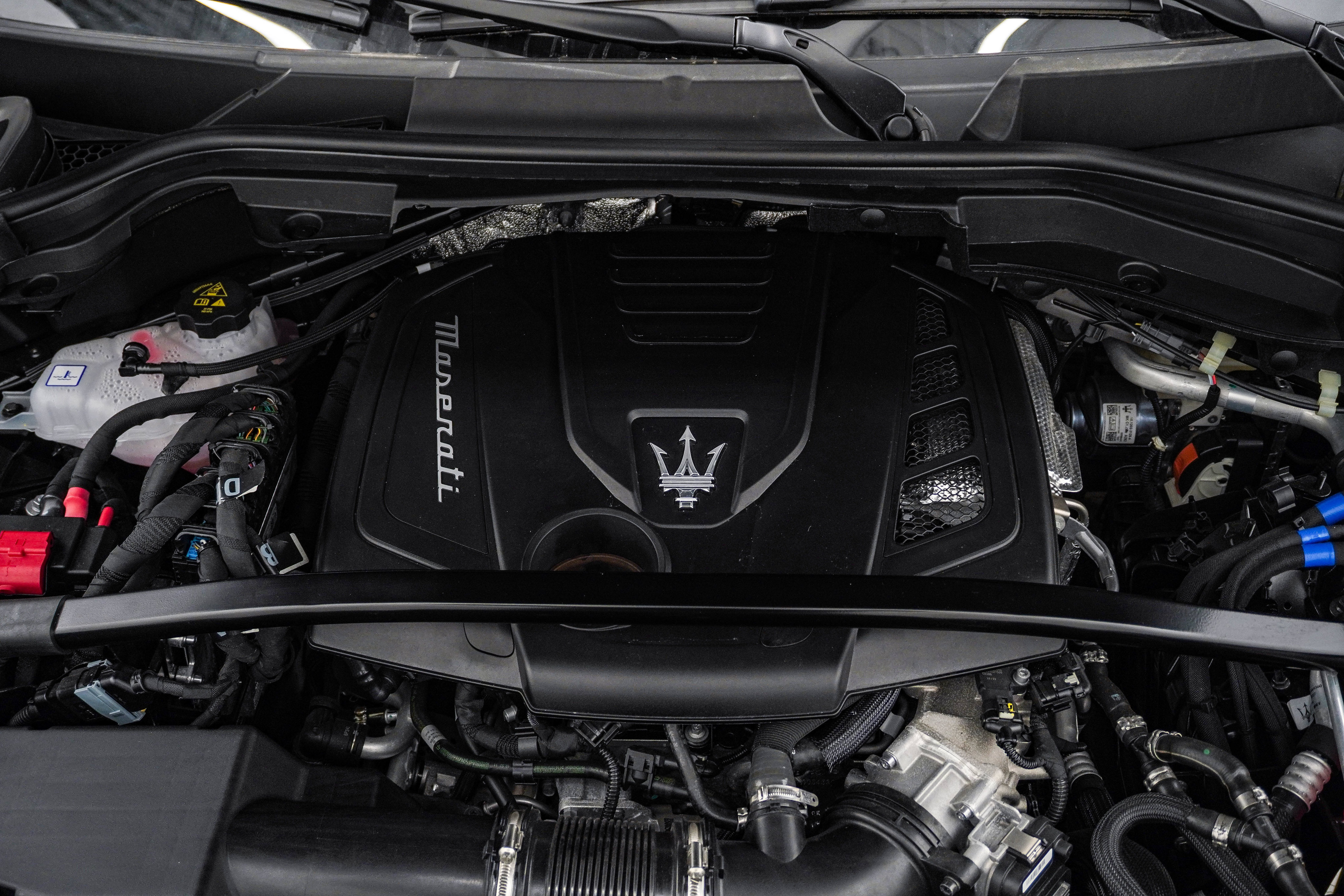Used 2025 Maserati Grecale GT AWD/4WD image 29