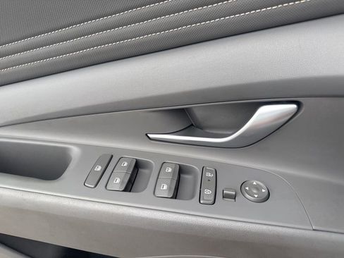 Used 2025 Hyundai Elantra Sport image 21