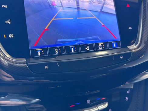 Used 2023 Cadillac XT6 Sport image 32