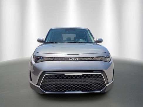 Used 2025 Kia Soul LX FWD image 8