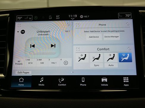 Used 2023 Chrysler Pacifica Touring-L FWD image 31