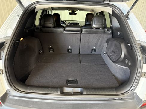 Used 2022 Jeep Cherokee Limited w/ Elite Package AWD/4WD image 5