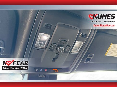 Used 2025 GMC Yukon XL Denali AWD/4WD image 35