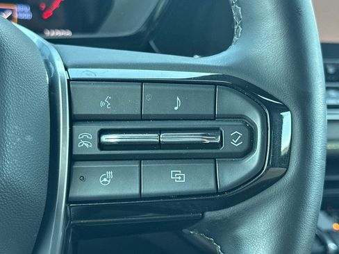 Used 2025 Chevrolet Colorado ZR2 w/ Midnight Edition AWD/4WD image 36