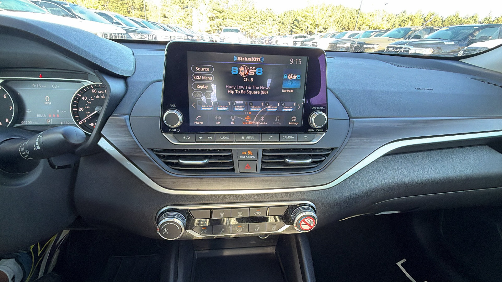 Used 2025 Nissan Altima 2.5 SV FWD image 31