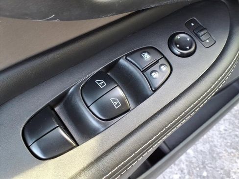 Certified 2023 Nissan Murano S image 11