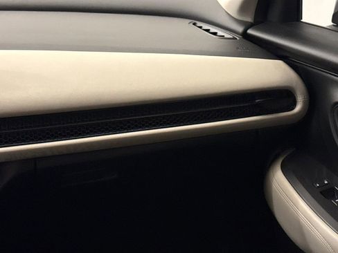 Certified 2025 Honda HR-V LX image 16