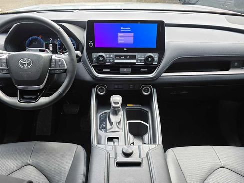 Used 2024 Toyota Grand Highlander AWD image 20