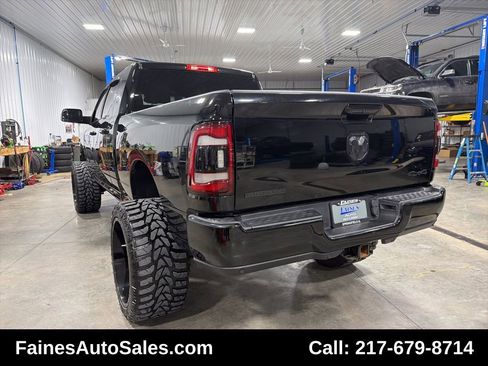 Used 2019 RAM 2500 Big Horn w/ Black Appearance Package image 11