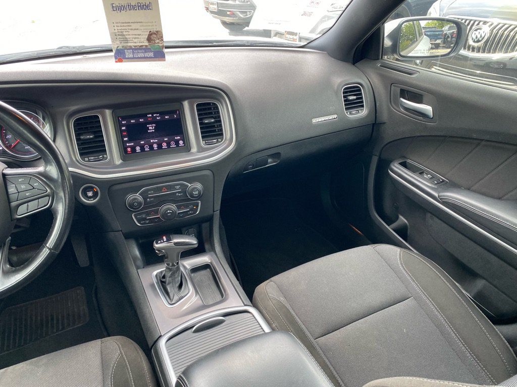 Used 2020 Dodge Charger SXT RWD image 15