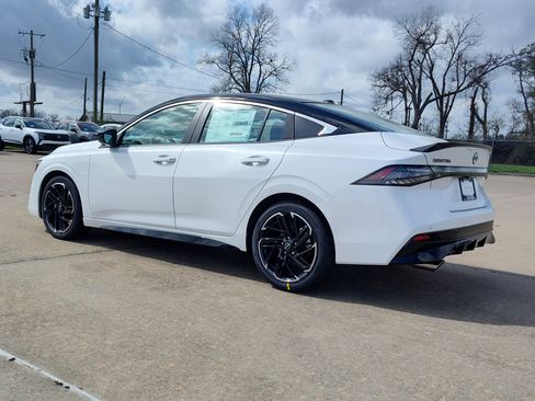 New 2026 Nissan Sentra SR image 3