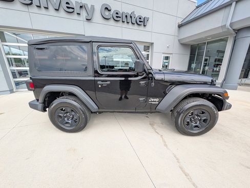 Used 2020 Jeep Wrangler Sport image 4