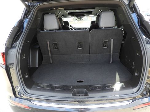 Used 2022 Buick Enclave Essence w/ Experience Buick Package FWD image 26