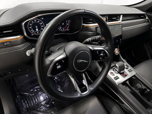 Used 2024 Jaguar F-PACE R-Dynamic S AWD/4WD image 9