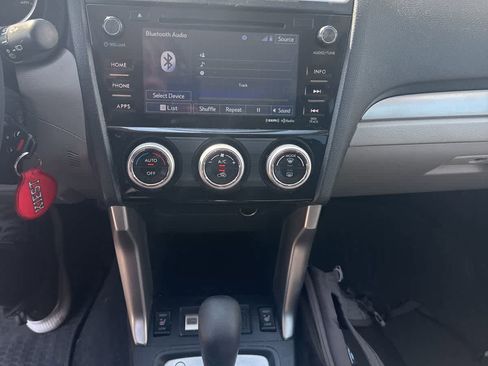 Used 2018 Subaru Forester 2.5i Premium w/ All-Weather Package AWD/4WD image 4