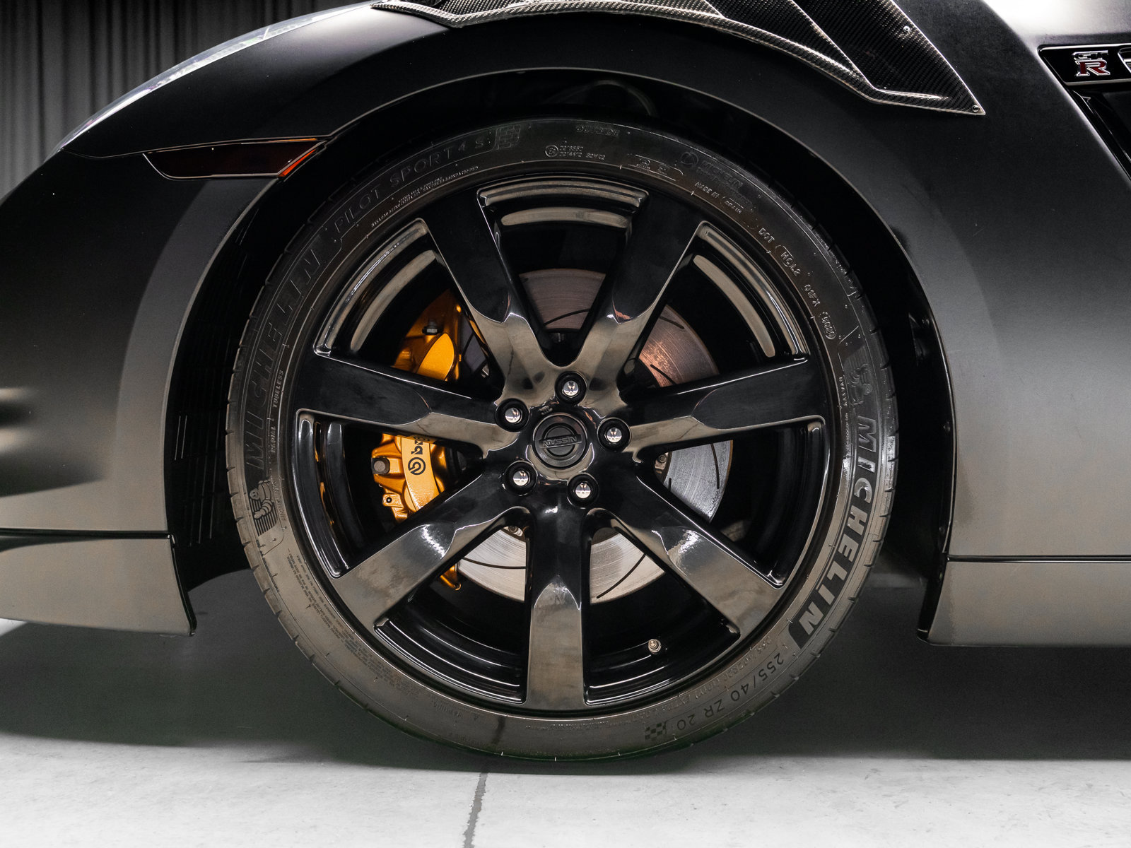 Used 2009 Nissan GT-R Premium AWD/4WD image 35