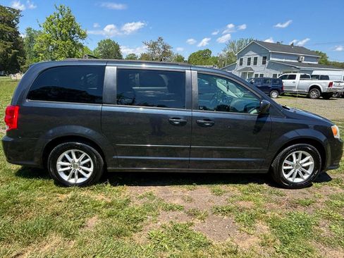 Used 2014 Dodge Grand Caravan SXT FWD image 4