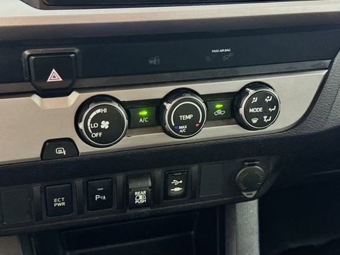 Used 2019 Toyota Tacoma SR5 RWD image 16
