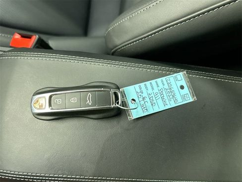 Certified 2025 Porsche 911 Carrera image 12