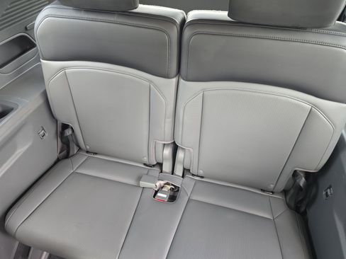 Certified 2024 Kia EV9 Light Long Range RWD image 17
