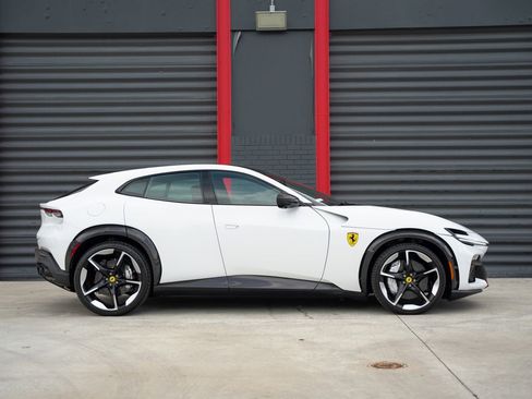 Used 2025 Ferrari Purosangue AWD/4WD image 4