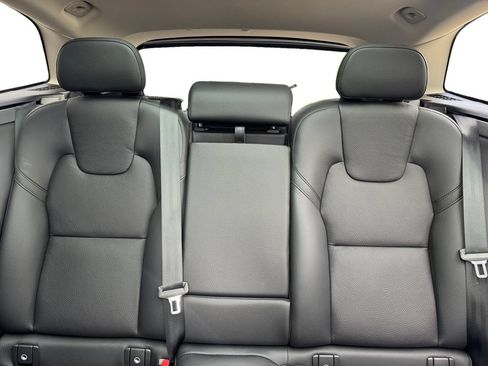Certified 2023 Volvo XC60 B5 Plus w/ Climate Package AWD/4WD image 23