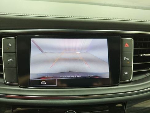 Used 2023 Buick Enclave Essence AWD/4WD image 7