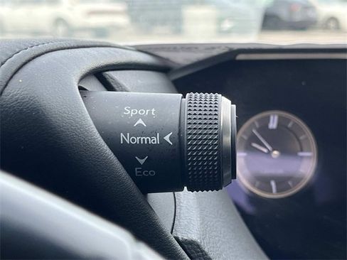 Used 2021 Lexus ES 300h w/ Premium Package image 34