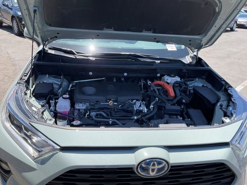 Used 2021 Toyota RAV4 XLE Premium AWD/4WD image 22