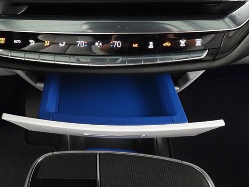 Used 2024 Cadillac Lyriq Luxury image 25