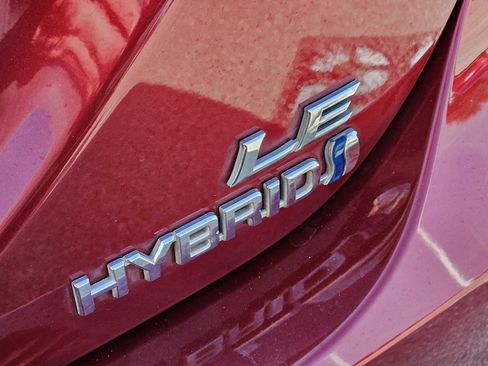 Used 2022 Toyota Camry LE image 11