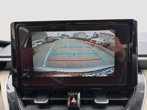 Used 2025 Toyota Corolla LE FWD image 19