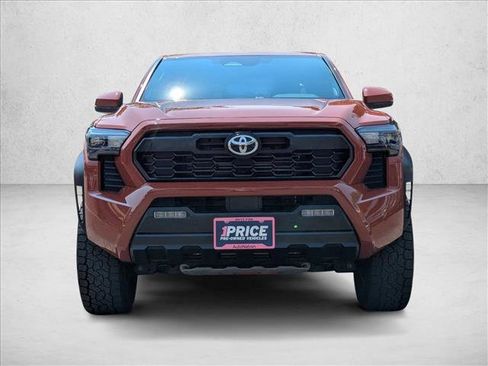 Used 2025 Toyota Tacoma TRD Off-Road w/ TRD Off Road Upgrade Package AWD/4WD image 2