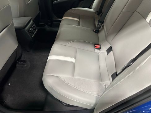 Used 2025 Toyota Camry SE image 47