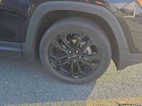 Used 2022 GMC Terrain SLE w/ Driver Convenience Package image 9