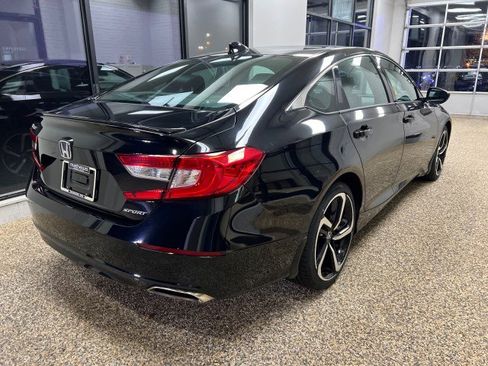 Used 2022 Honda Accord Sport image 2