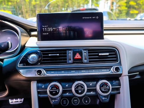 Used 2023 Genesis G70 3.3T w/ Sport Prestige Package RWD image 13