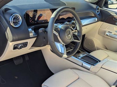 New 2026 Mercedes-Benz GLB 250 image 3