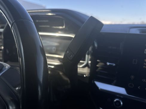 Used 2023 GMC Sierra 1500 SLE image 15