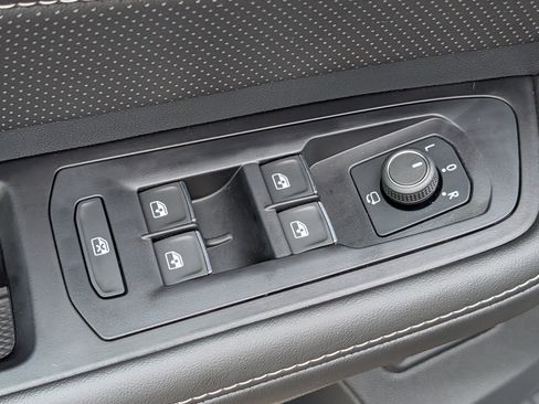Certified 2025 Volkswagen Atlas SEL Premium R-Line AWD/4WD image 20