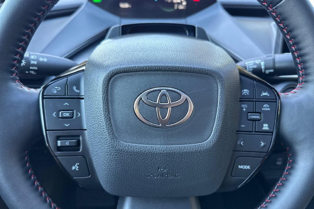 Certified 2025 Toyota Prius Plug-In Hybrid FWD image 22
