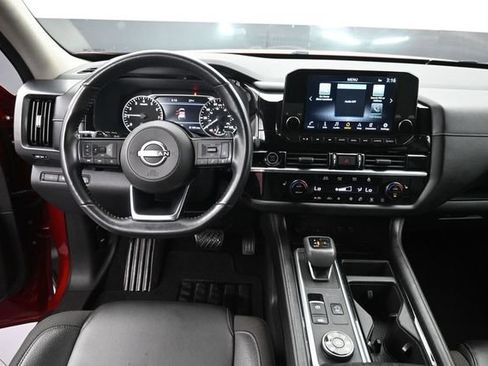 Used 2023 Nissan Pathfinder SL AWD/4WD image 11