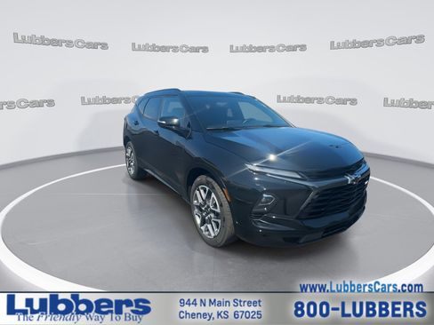 Used 2025 Chevrolet Blazer RS FWD image 2