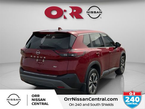 Used 2023 Nissan Rogue SV image 5